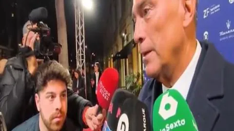 那不勒斯击败热那亚问鼎意甲，孔特对队员表现存疑